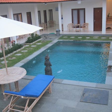 Temuku Guest House Canggu Buitenkant foto