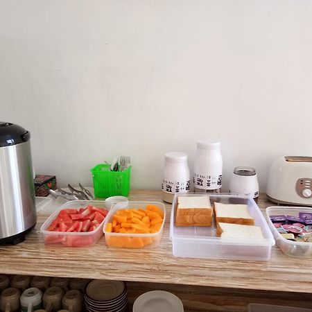 Temuku Guest House Canggu Buitenkant foto